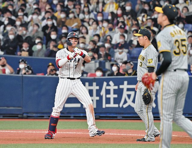 写真】ヌートバー「ペッパーミルパフォーマンス」披露：中日スポーツ