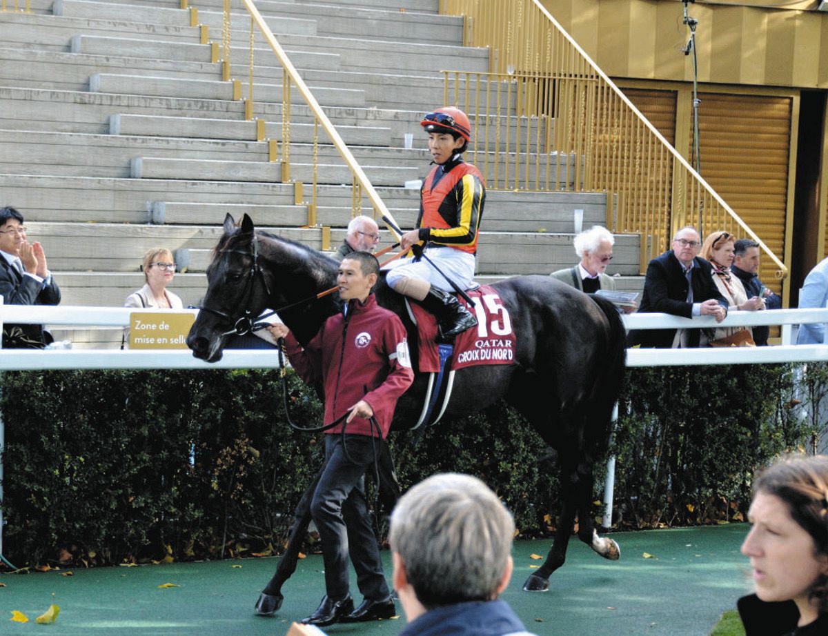 凱旋門賞】ダービー馬クロワデュノールは14着惨敗、道中でハナに立つも 