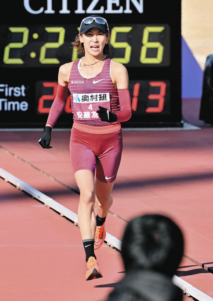 「思い切っていけなかった…」日本勢最高3位の安藤友香、自己新とV逃し悔しさ【大阪国際女子マラソン】：中日スポーツ・東京中日スポーツ