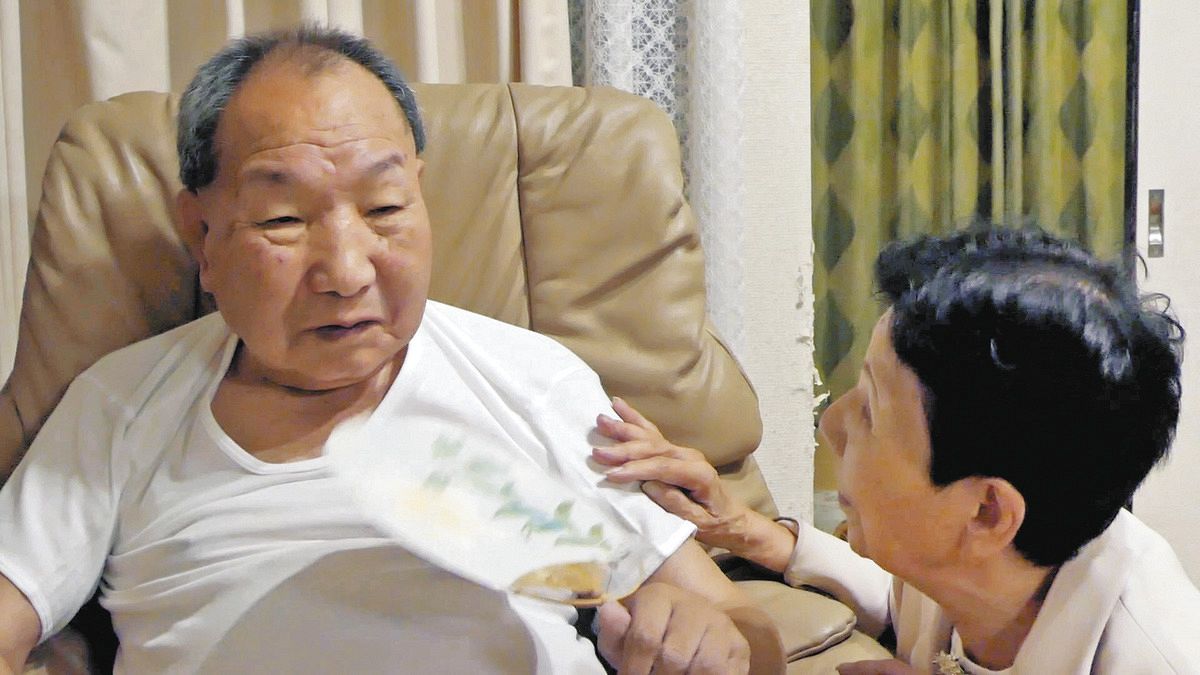 「あんたの言うとおりになった」姉ひで子さんから無罪判決伝えられた袴田巌さん、笑み浮かべたような表情に：中日新聞Web