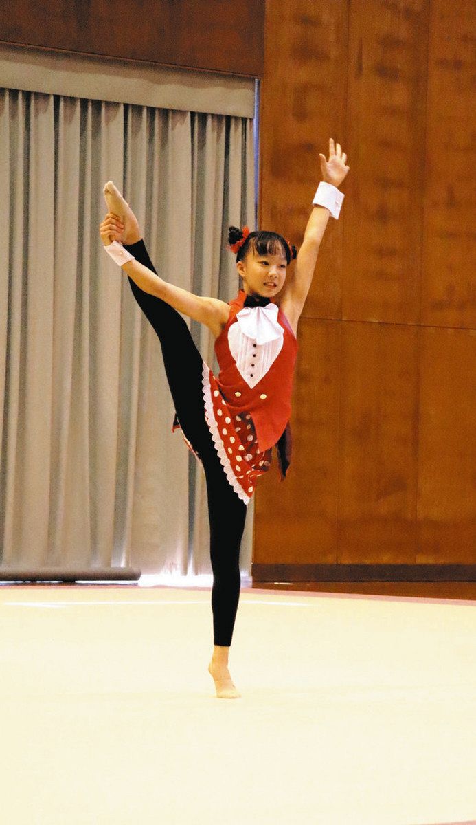 小学生　新体操　y字バランス しなやかに自由に 浜松で新体操コンテスト：中日新聞しずおかWeb