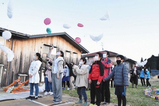 希望 吹き込んだ風船 飛べ 松川町の子どもらが追悼セレモニー 中日新聞web