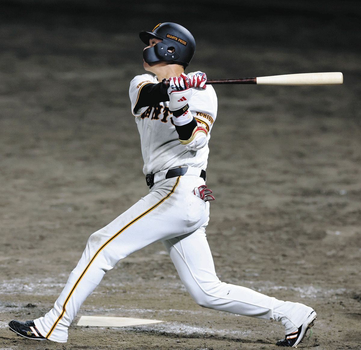 巨人・坂本勇人、延長12回逆転サヨナラ3ランで通算300号達成「まだまだ