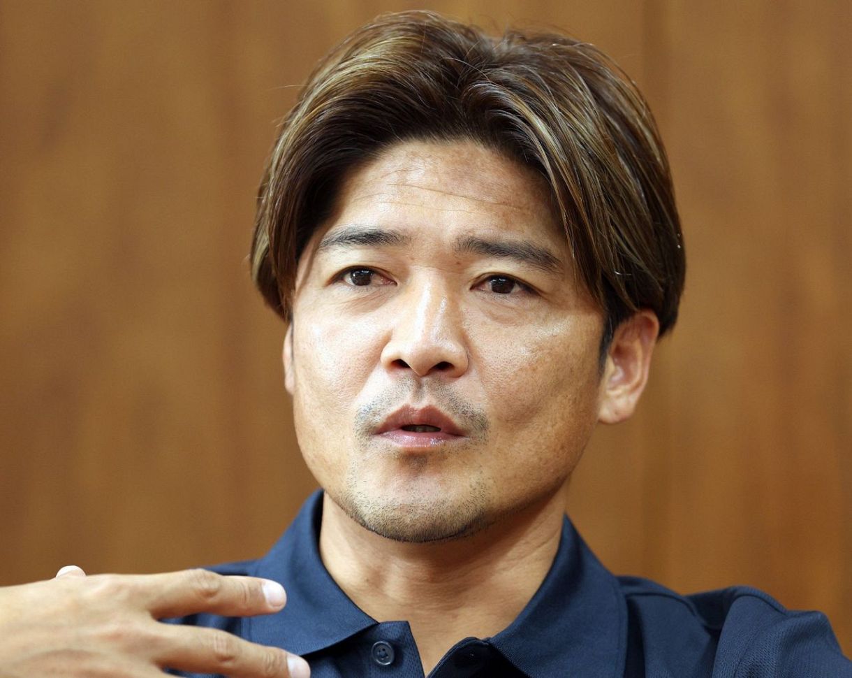 スペインに移住した元サッカー日本代表、人気アイドルからの贈り物