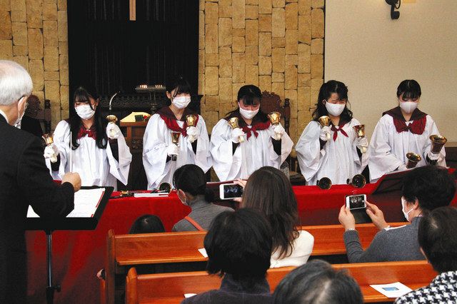 クリスマス気分 一足早く 羽咋でハンドベル演奏 北陸学院高生 北陸中日新聞web