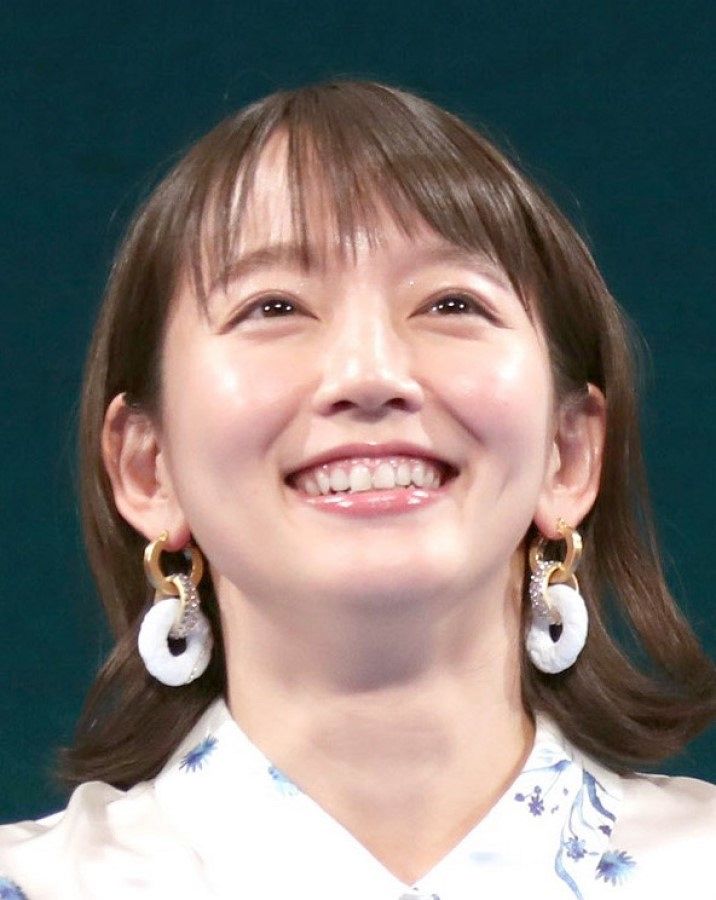 吉岡　里穂 