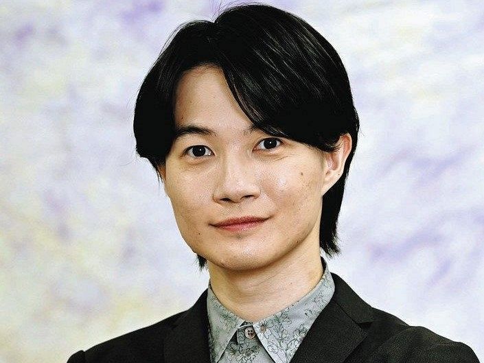 『らんまん』万太郎がモデルとなった植物学者・牧野富太郎博士と同じポーズ写真に「ホントそっくり」:中日スポーツ・東京中日スポーツ