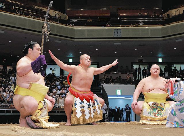 八角理事長、在任中5人目の還暦土俵入り 「北勝海」の掛け声に