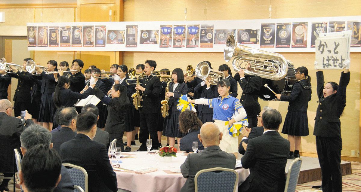 県岐阜商硬式野球が創部100周年 OBらが一堂に会し記念式典：中日新聞Web