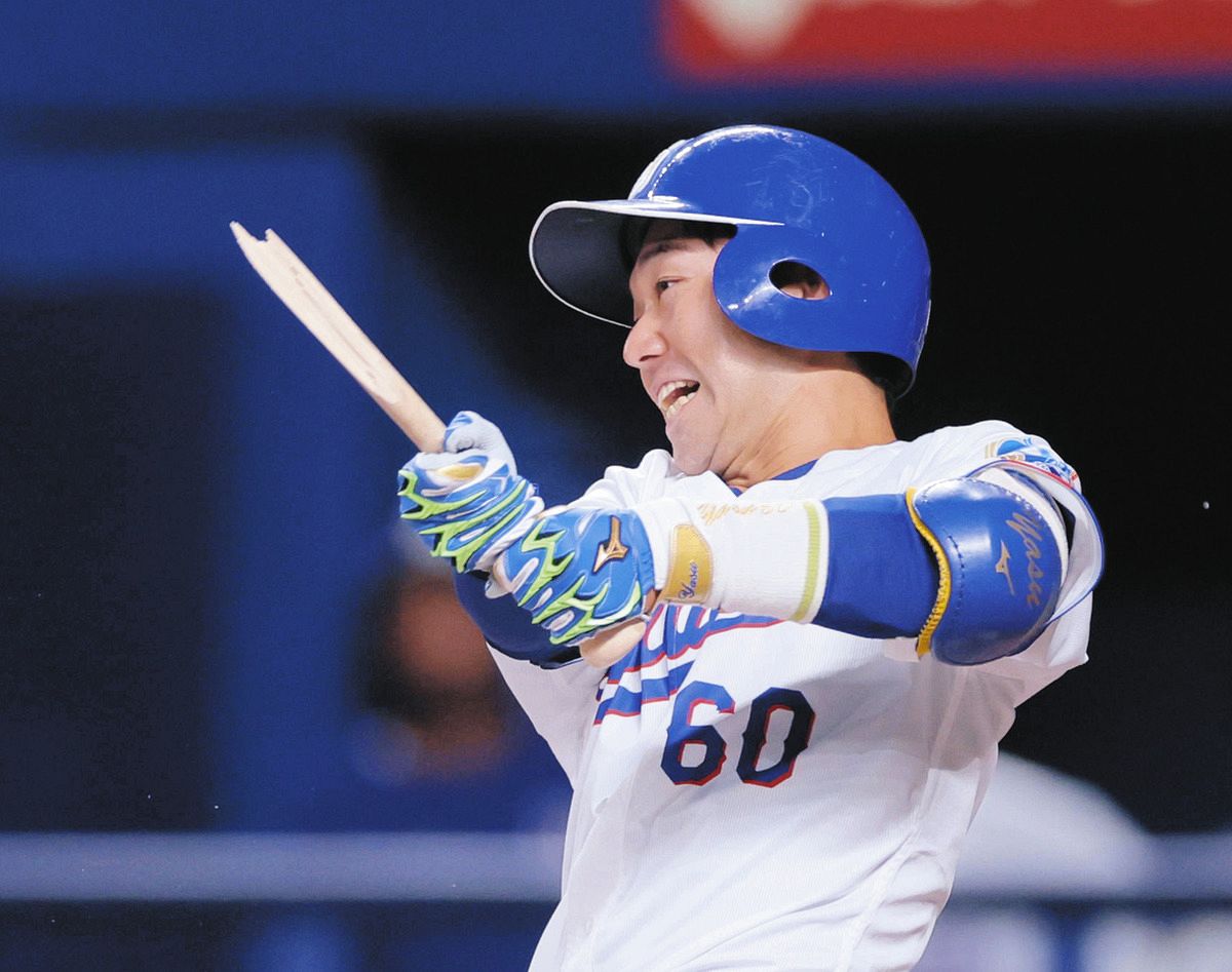 中日ドラゴンズ　山本泰寛　実使用バット　巨人時代 中日・山本泰寛、今季初出場でバットを折られながらも初安打「これから