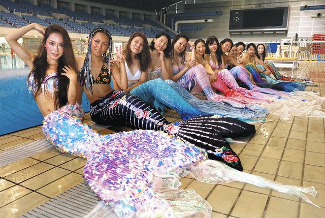 私たち、人魚姫 コスチューム姿で遊泳、マーメイドスイム：中日新聞Web