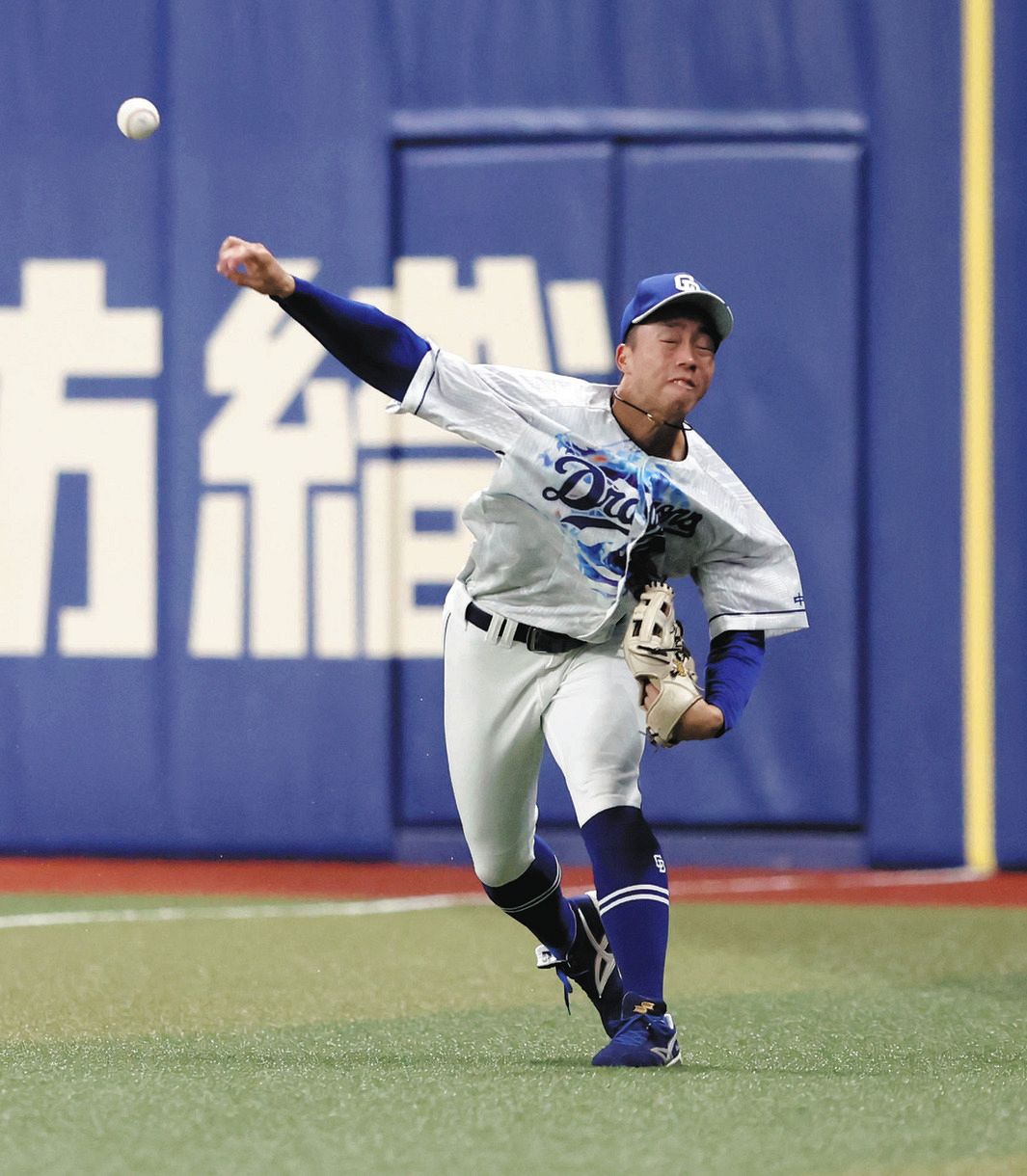 中日 2度のレーザービームで 岡林くん トレンド入り 今日のmvp 肩強すぎる笑 ネットで絶賛 中日スポーツ 東京中日スポーツ 中日 2度のレーザービームで 岡林くん トレンド入り 今日のmvp 肩強すぎる笑 ネットで絶賛 中日スポーツ 東京中日スポーツ