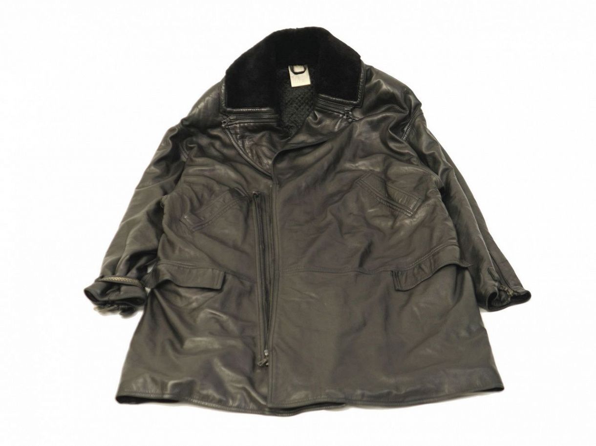 尾崎豊さんと〝再会〟できる！？ ヴェルサーチのスーツなど私物初公開