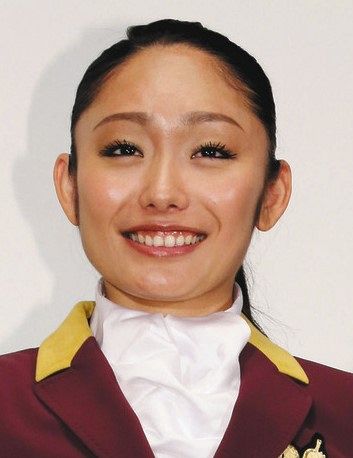 安藤美姫さん、 偶然出会った浅田真央さんとのツーショット公開