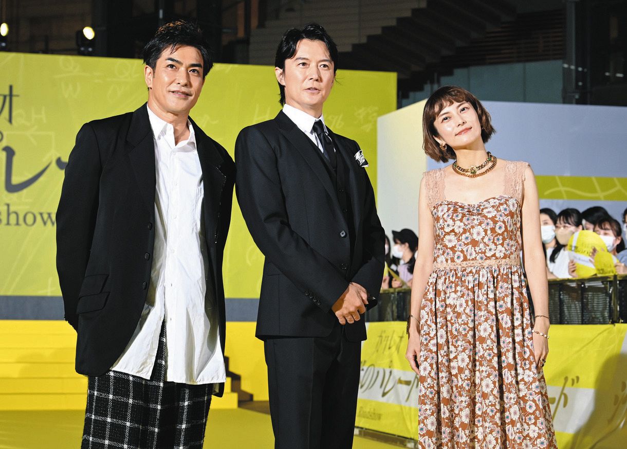 福山雅治、柴咲コウとの”コンビ復活”共演に「エモさのらせん階段でした