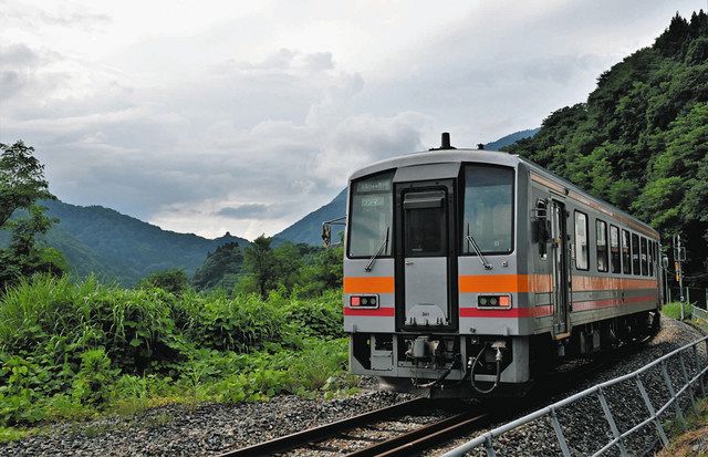 ＪＲ大糸線の非電化区間「南小谷－糸魚川」 みんなに乗ってもらうため