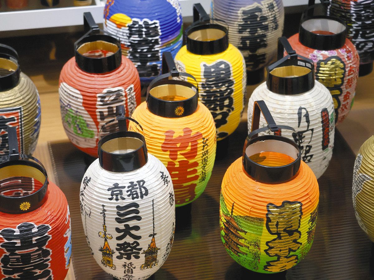 昭和の定番観光土産とは？ 北名古屋でこけし、ちょうちんなど展示：中