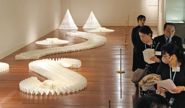 折り紙の固定観念をこえた造形美を楽しんで」 布施知子さん個展