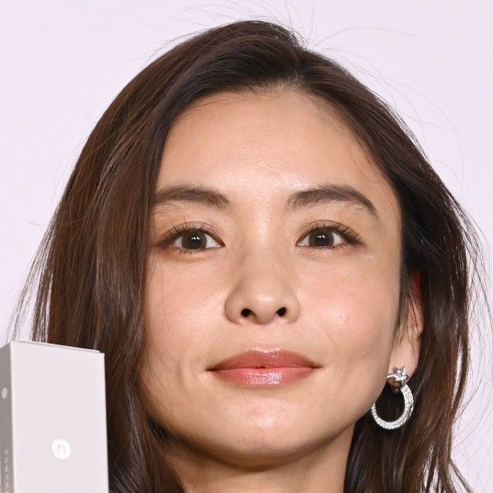 45歳の滝沢眞規子、『映え写真に成功』エーゲ海での水着ショット反響