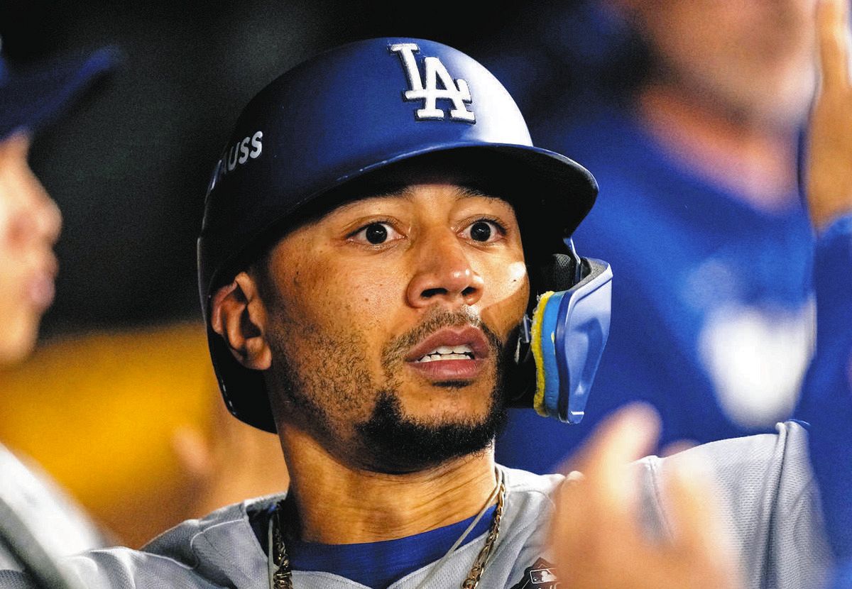 ベッツ、超オシャレ衣装でMLBアワードの司会「イケてるね、ムーキー 