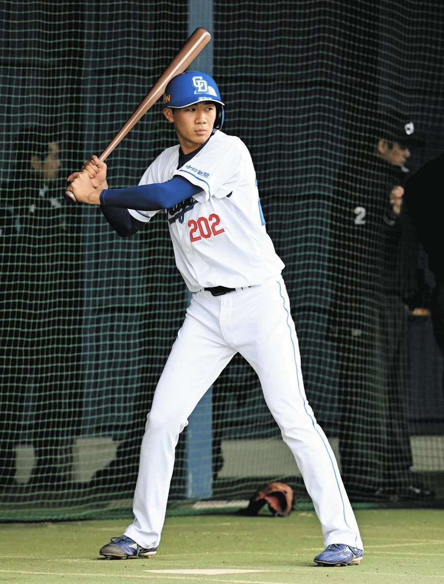 中日・落合2軍監督の“秘密兵器”…育成1位の中村奈一輝が北谷のブルペン