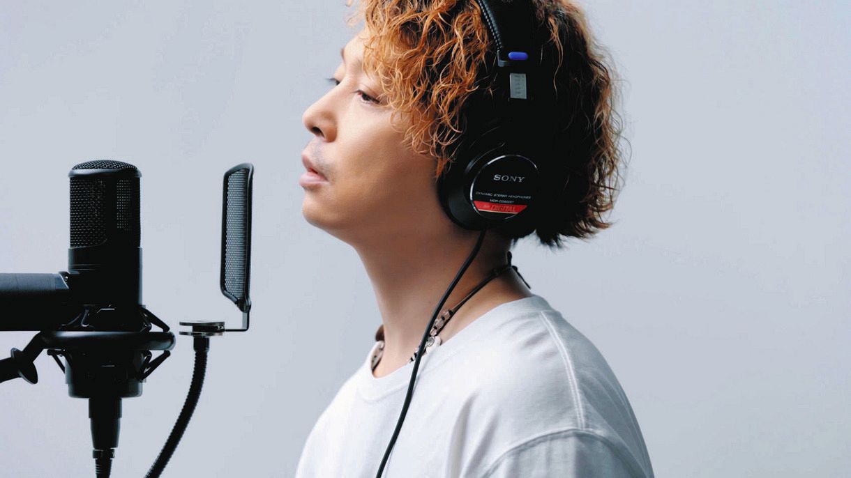 堂本剛が「THE FIRST TAKE」登場、20年前のソロデビュー曲「街」歌唱「愛を込めて」：中日スポーツ・東京中日スポーツ