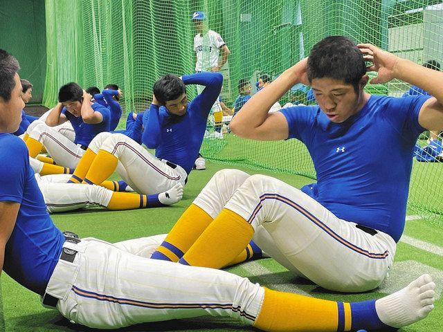 県岐阜商エース・野崎慎裕、2日連続の順延も問題なし 腹筋、背筋