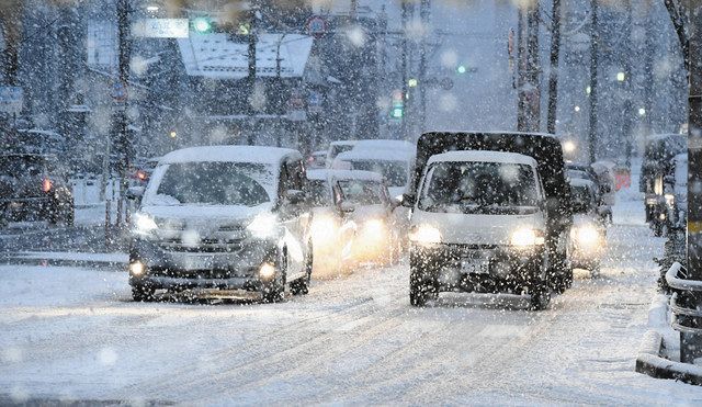 石川県内大雪 きょうも警戒 北陸中日新聞web