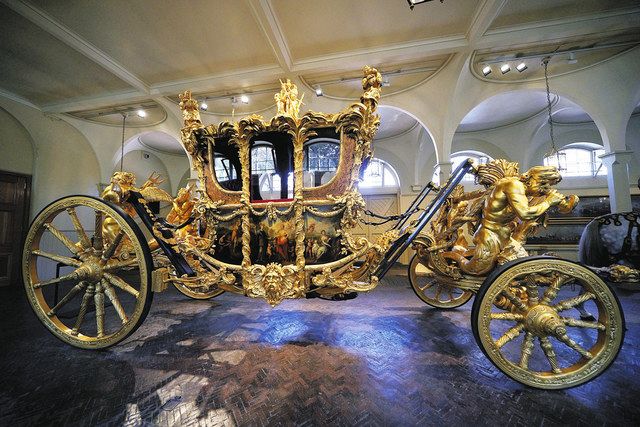 女王が生前「ひどい乗り心地」 英国王戴冠式、馬車移動を短縮：中日新聞Web