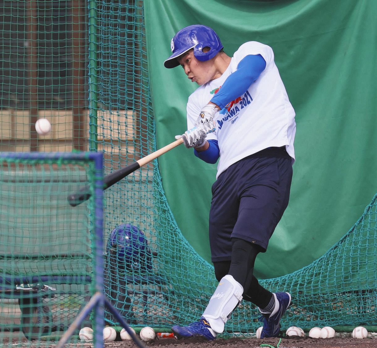 中日 石垣 浅村効果てきめん 理想の右狙い打ちで柵越え披露 長打力アピール 自主トレ成果出ている 中日スポーツ 東京中日スポーツ 中日 石垣 浅村効果てきめん 理想の右狙い打ちで柵越え披露 長打力アピール 自主トレ成果出ている 中日スポーツ 東京中日スポーツ