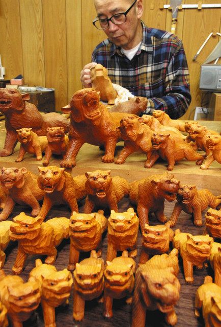 来年は「寅」迎春準備 高山の工芸士ら「一位一刀彫」最盛期：中日新聞Web