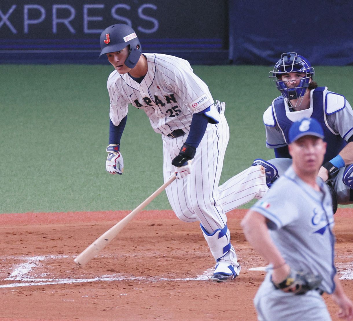 井端弘和選手実使用 バッティンググローブ 井端氏が語った巨人・松原が 