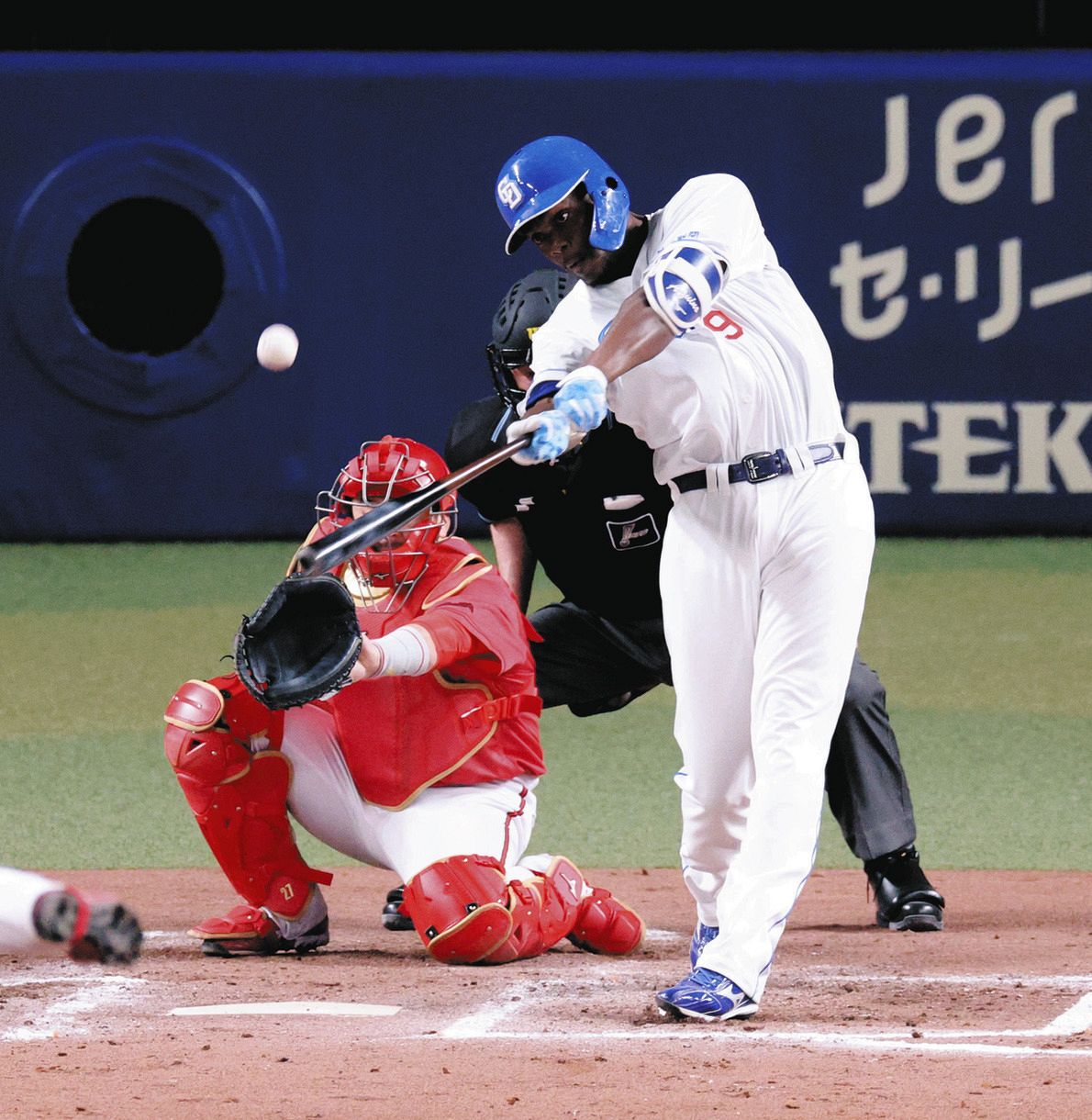 【中日】アキーノが来日初本塁打、打率1割3分と苦しんでいたが左中間スタンドに飛び込む2ラン:中日スポーツ・東京中日スポーツ
