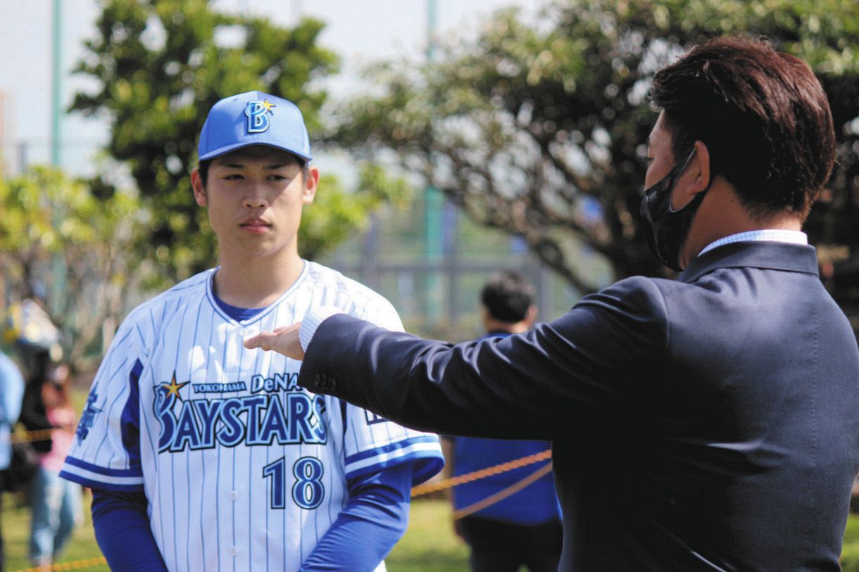 松坂さん（右）に大きな刺激を受けたＤｅＮＡの小園