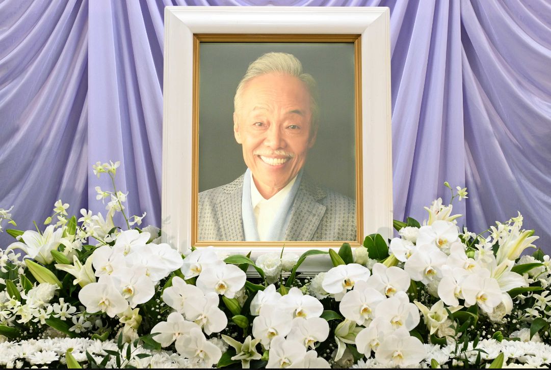 ◇谷村新司さんの遺影【写真】：中日スポーツ・東京中日スポーツ