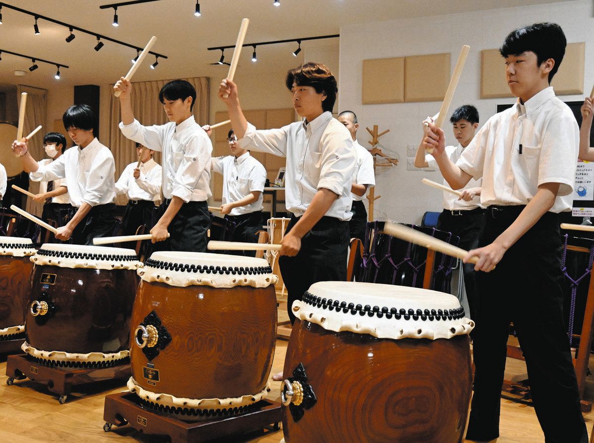伝統 学び打ち鳴らす 鶴来高生「浅野太鼓」を訪問：北陸中日新聞Web
