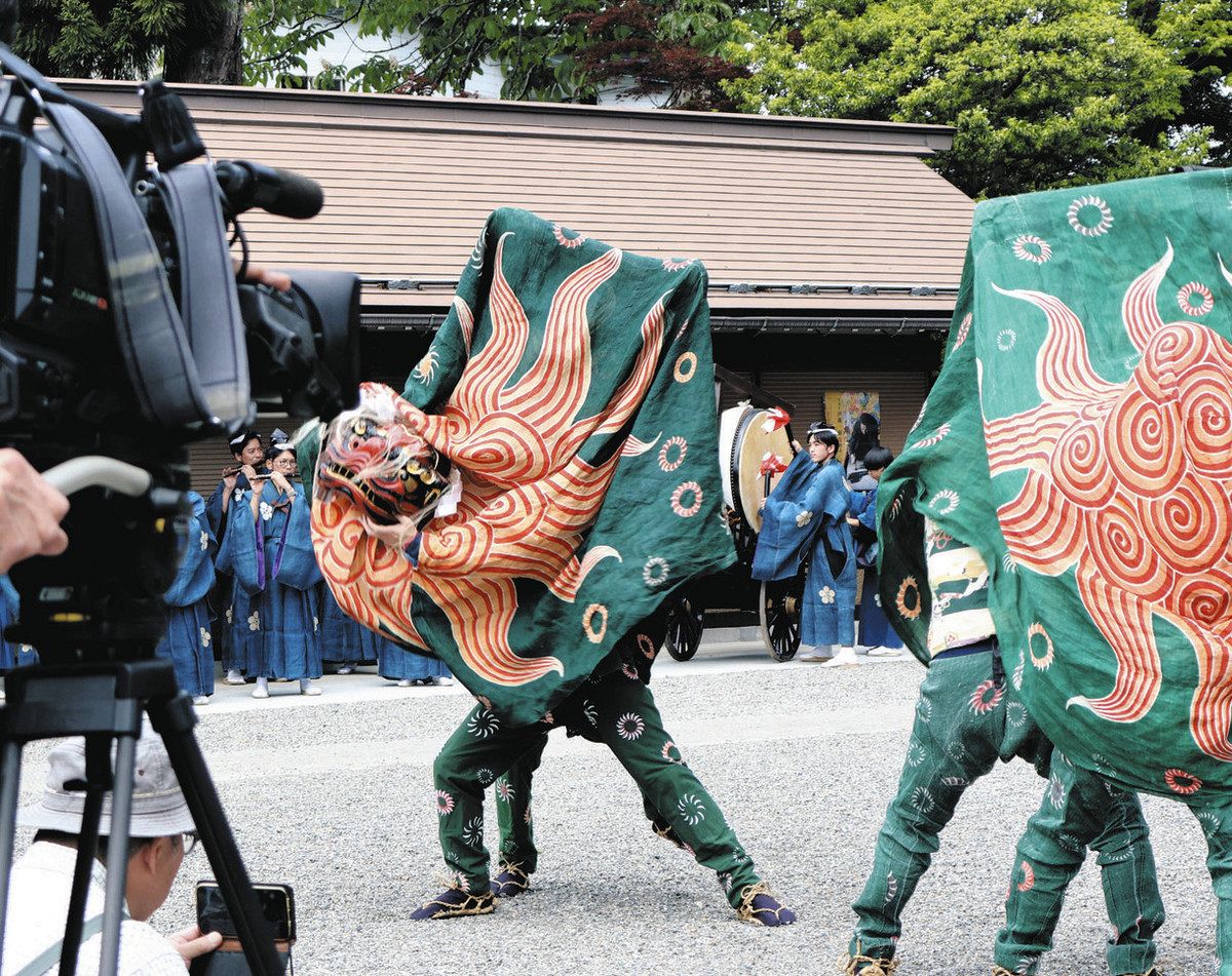 飛騨天満宮の伝統を後世に 獅子舞DVDを保存会が制作中：中日新聞Web