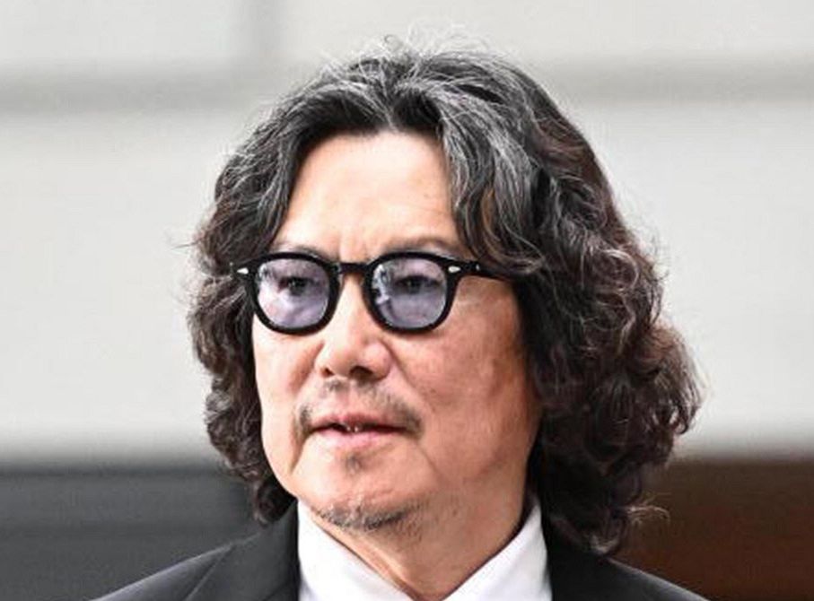 ハリソンですか？」 豊川悦司、ハワイのプライベート撮、ファンは右腕