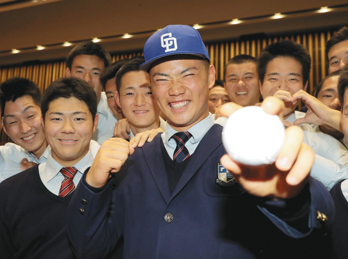 中日4位・福田幸之介、履正社高で指名あいさつ ドラフト唯一の
