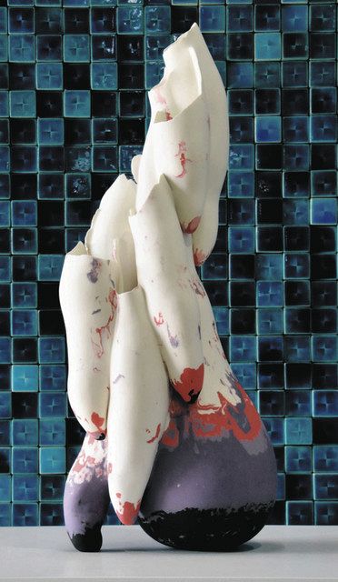 透かし意匠陶製置物 景徳鎮 透かし彫り陶磁器『福卵』 | 東京書芸館公式通販ウェブサイト