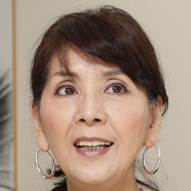 柏木由紀子 酒井和歌子と仲良しランチ お二人ともお美しい いつまでも元気で綺麗でいて 中日スポーツ 東京中日スポーツ