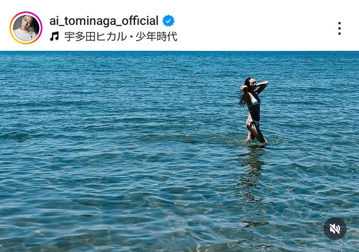 ◇圧倒的な美…冨永愛、白ビキニ姿4連続【写真複数】：中日スポーツ