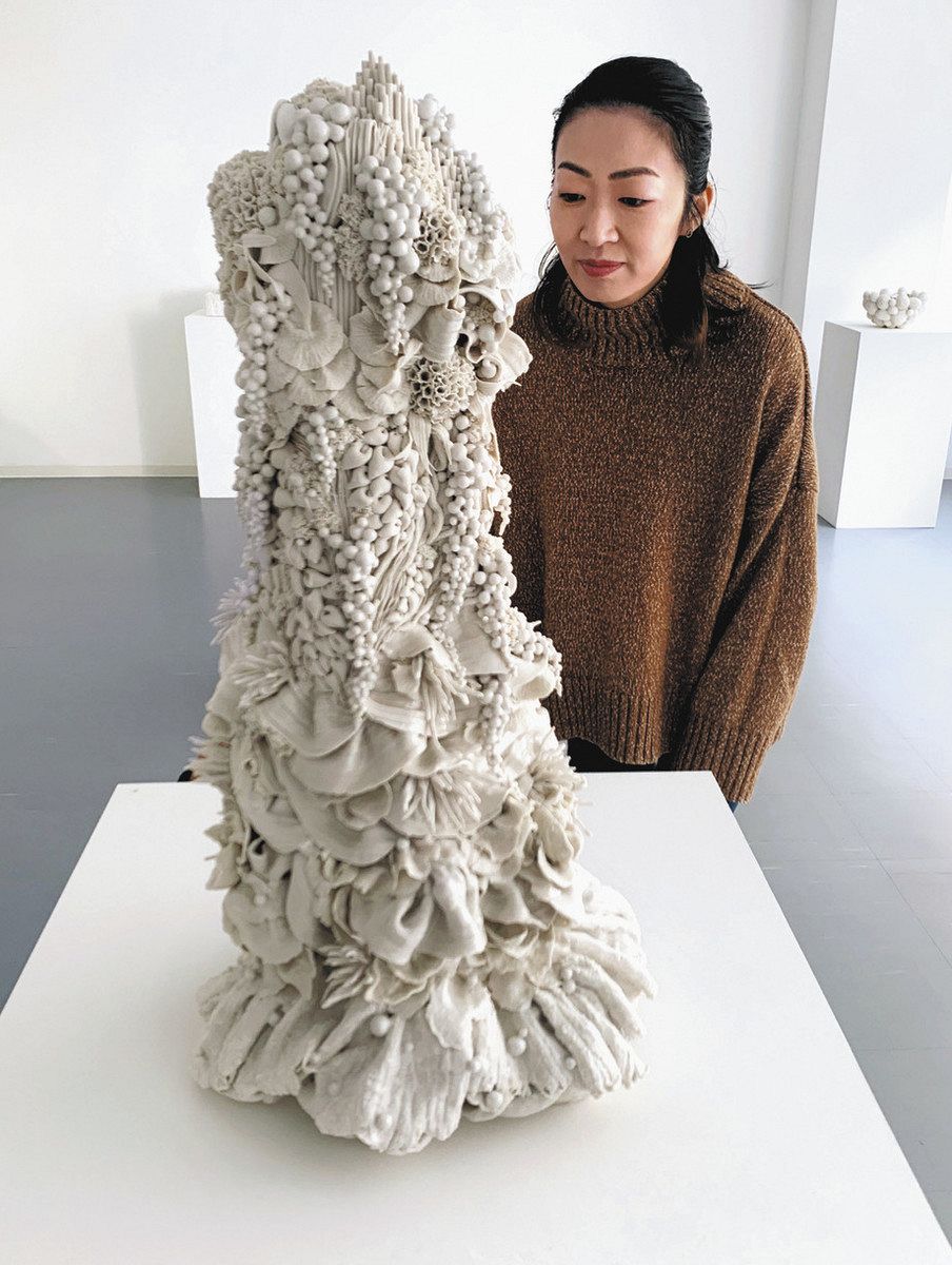 陶芸作品 生命体のよう 金沢で佐合道子さん個展：北陸中日新聞Web