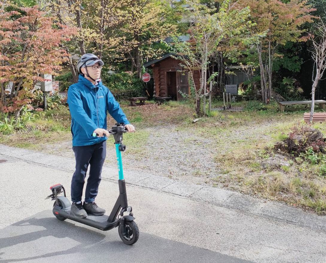 Electric Kickboard Rental Project Begins in Okuhida Onsenkyo：中日新聞