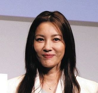 瀬戸朝香、故郷・愛知県瀬戸市を訪れ、33年ぶりの母校に感慨