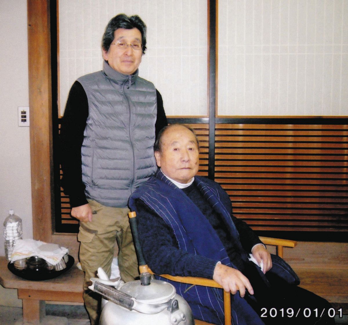 西村道具店 一発落札 堀俊郎 師 加藤孝造 たまらなく趣きある志野ぐい呑 桐共箱付 高さ5.2cm 口径6cm(志野)｜売買されたオークション情報、yahooの商品情報をアーカイブ公開  - オークファン 工芸品