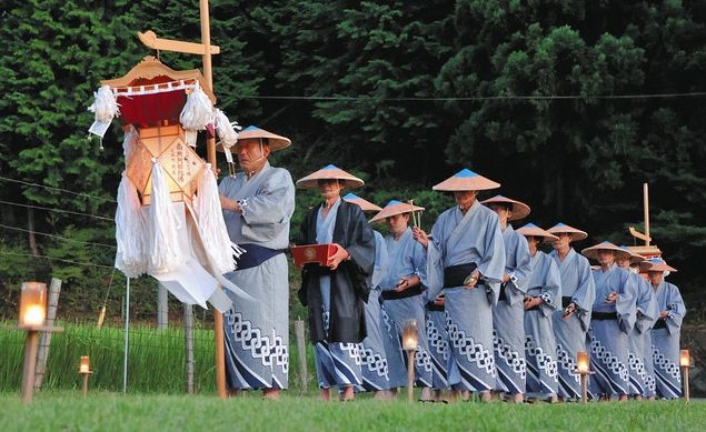【動画で見る】200年以上続く伝統「綾渡の夜念仏と盆踊」 昨秋、無形文化遺産に：中日新聞Web