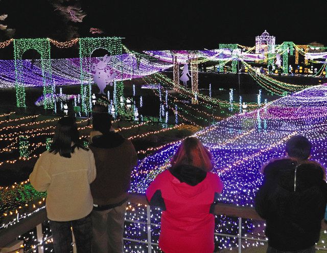 イルミの国のアリス アルプスあづみの公園 童話物語る40万球 中日新聞web イルミの国のアリス アルプスあづみの公園 童話物語る40万球 中日新聞web