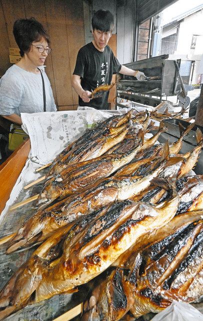 半夏生告げる香ばしい焼きサバ 大野：中日新聞Web