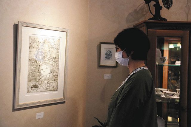 子の遊ぶ姿を紙凹版画で 中区、山下さん作品展：中日新聞しずおかWeb
